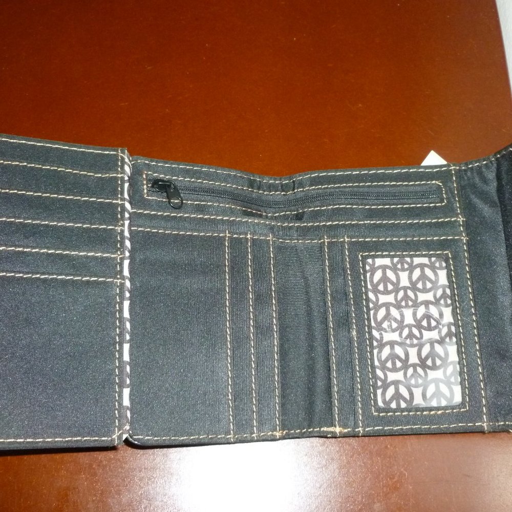 NWT Axcess Quad Fold Compact Wallet - Picture 5 of 6